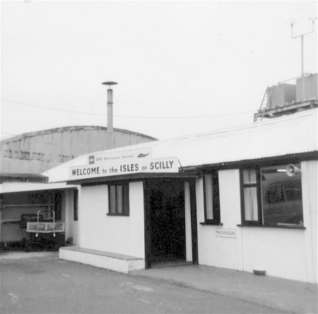 Hugh Town Terminal (32358 bytes)