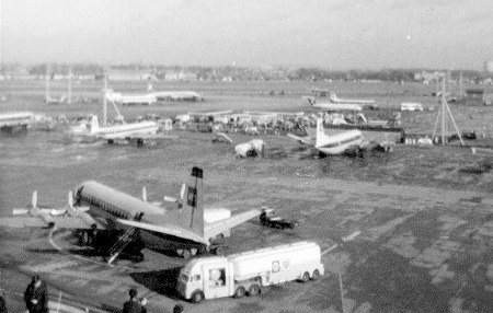  a closer view of the apron (36603 bytes)