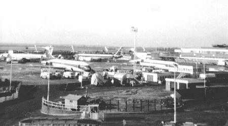 view towards terminal 3 (30494 bytes)