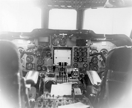 cockpit of G-ARPN (45560 bytes)
